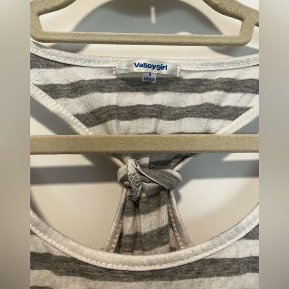 Front Knot Striped Tank Top - Picture 4 of 4